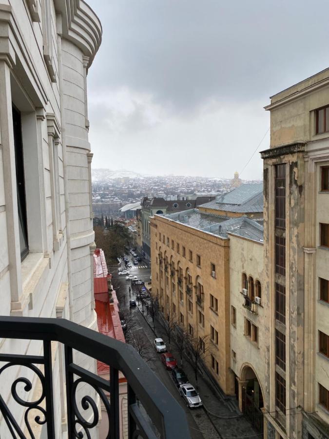 Parliament On Rustaveli Studio Tbilisi Exteriör bild