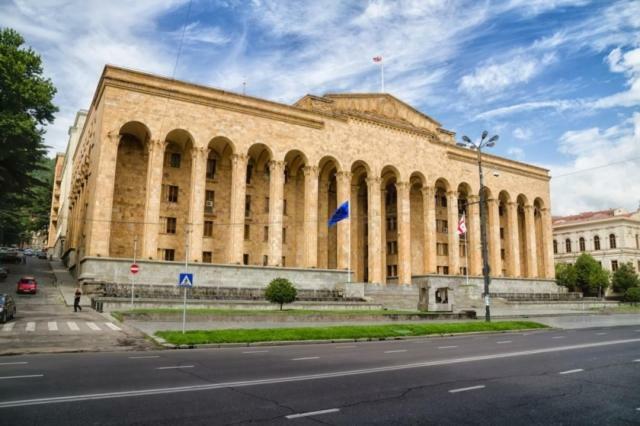 Parliament On Rustaveli Studio Tbilisi Exteriör bild